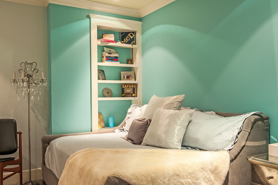 Calm and Chic: A Tiffany Blue Oasis