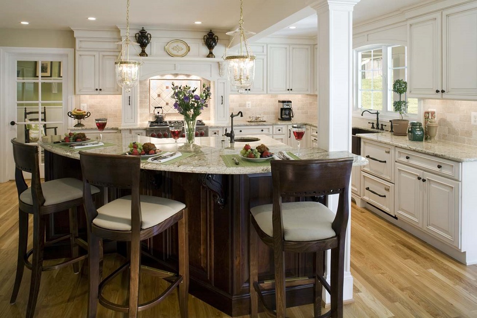Traditional kitchen island with column